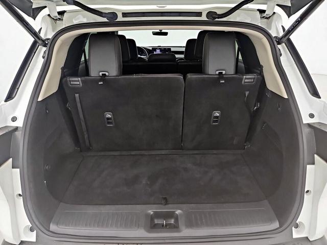 Photo of 2024 White INFINITI QX60