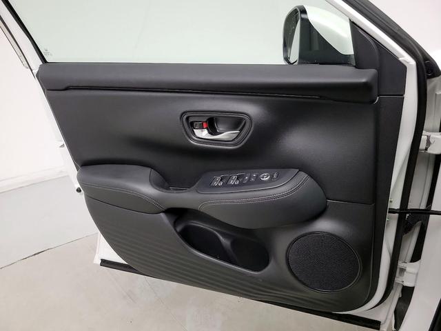 Photo of 2024 White Honda HR-V