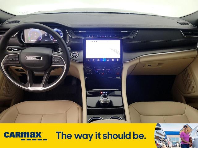 Photo of 2024 Blue Jeep Grand Cherokee