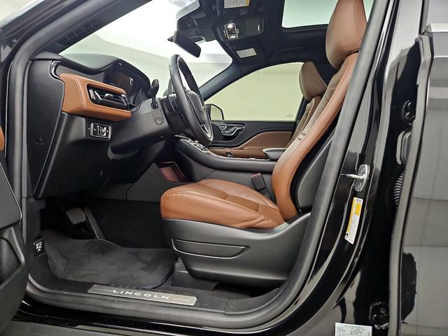 Photo of 2023 Black Lincoln Aviator