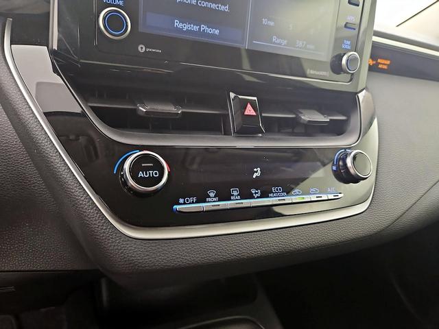 Photo of 2022 White Toyota Corolla