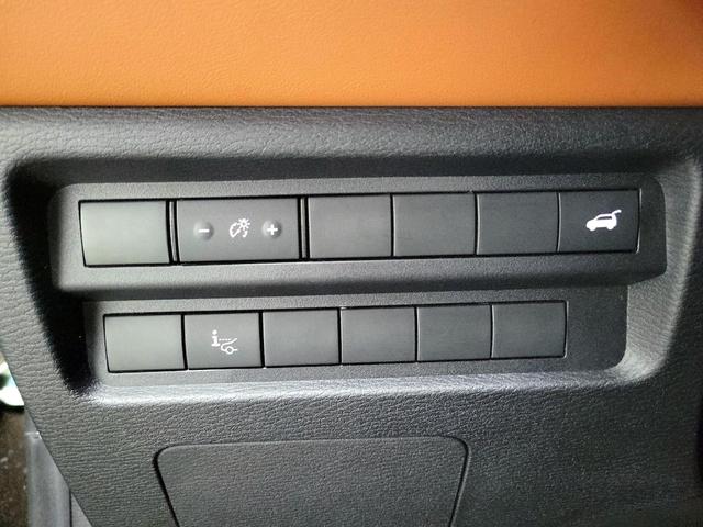 Photo of 2022 Brown Mitsubishi Outlander