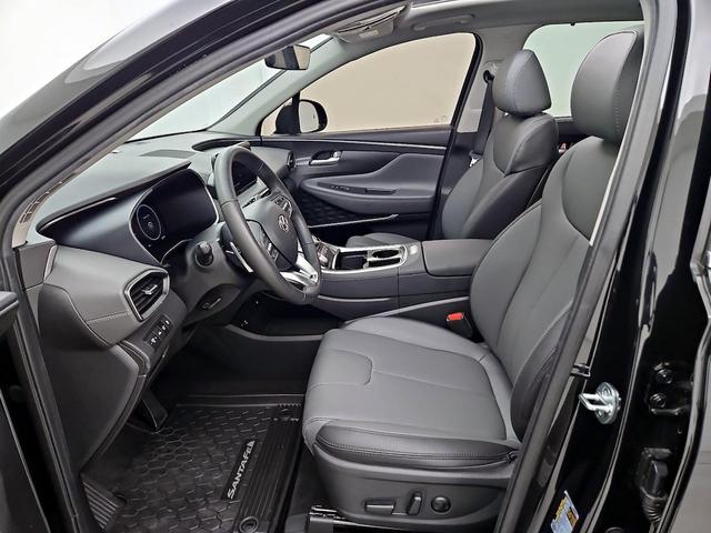 Photo of 2023 Black Hyundai SANTA FE