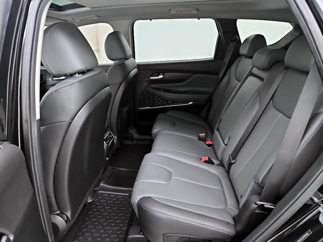 Photo of 2023 Black Hyundai SANTA FE
