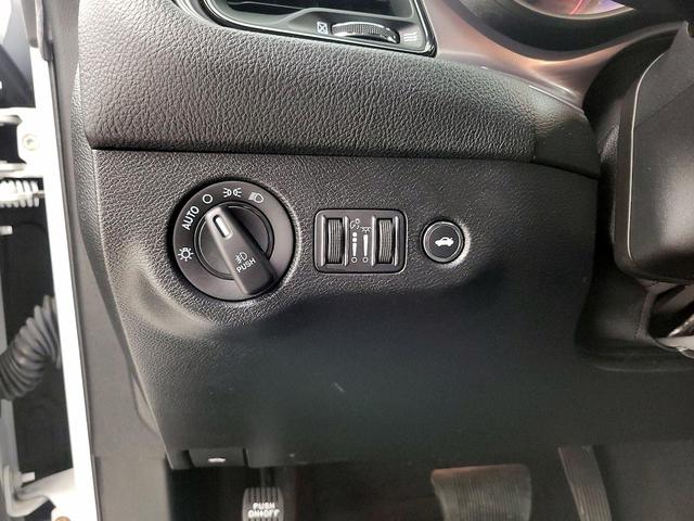Photo of 2023 White Dodge Challenger