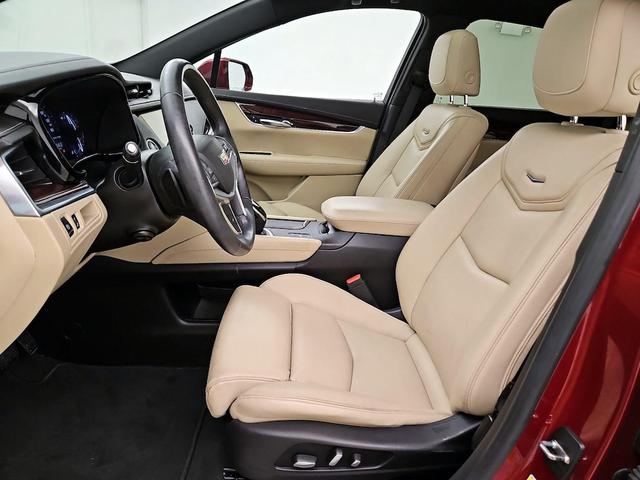 Photo of 2017 Red Cadillac XT5