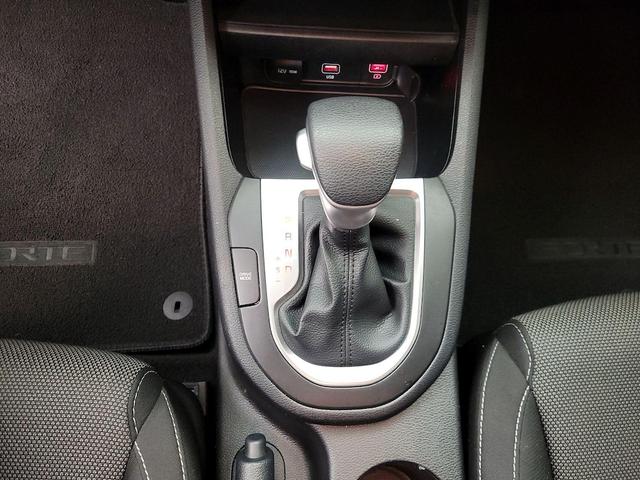 Photo of 2024 White Kia Forte