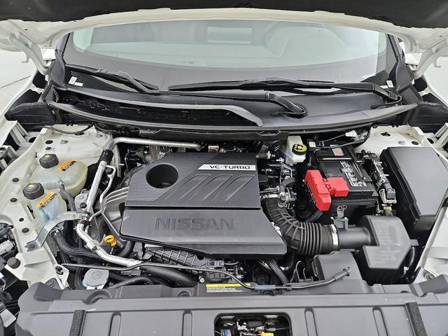 Photo of 2023 White Nissan Rogue
