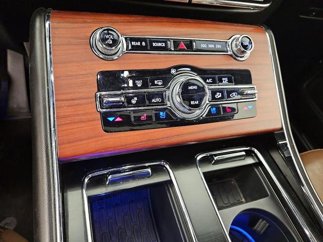 Photo of 2021 Silver Lincoln Aviator