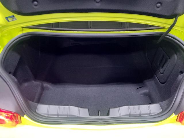 Photo of 2021 Yellow Chevrolet Camaro