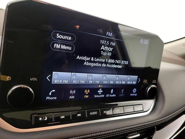 Photo of 2023 Gray Nissan Rogue