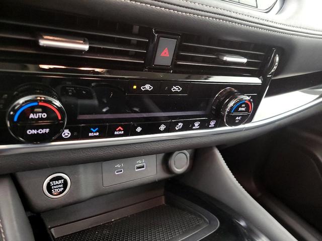 Photo of 2023 Gray Nissan Rogue