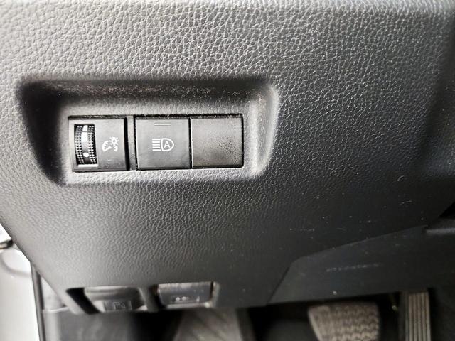 Photo of 2021 Silver Toyota RAV4