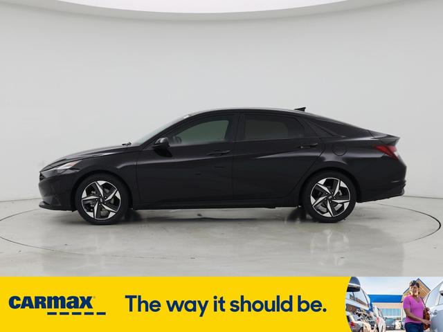 Photo of 2023 Black Hyundai ELANTRA