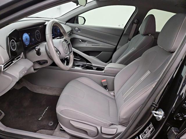 Photo of 2023 Black Hyundai ELANTRA