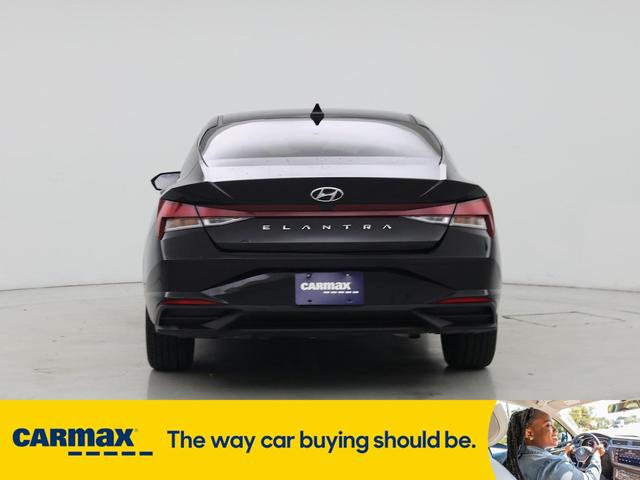 Photo of 2023 Black Hyundai ELANTRA