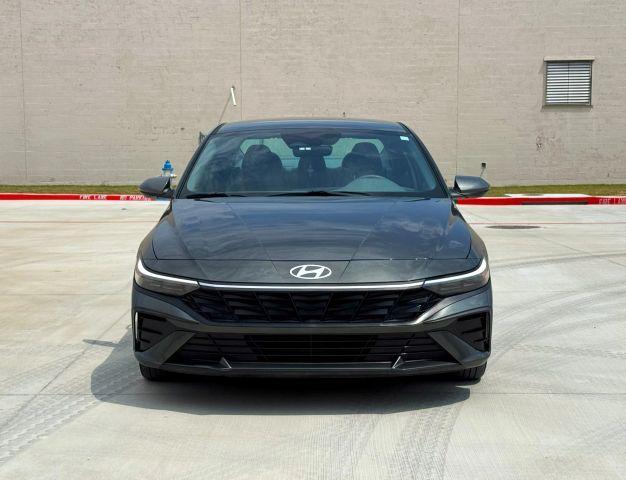 Photo of 2024 Gray Hyundai ELANTRA
