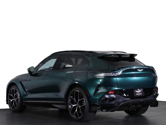 Photo of 2025 Malachite Green Aston Martin DBX