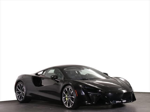 Photo of 2025 Onyx Black McLaren Artura