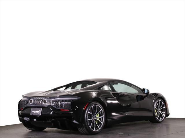 Photo of 2025 Onyx Black McLaren Artura