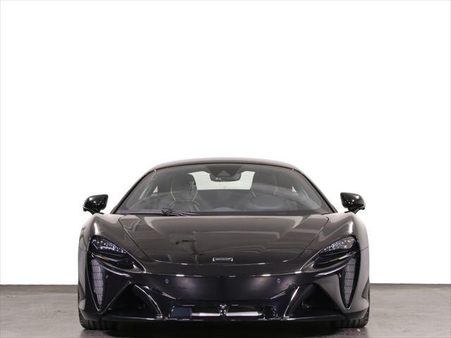 Photo of 2025 Onyx Black McLaren Artura