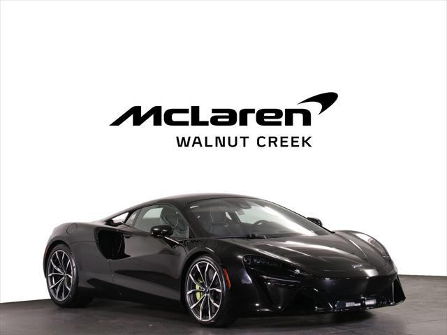 Photo of 2025 Onyx Black McLaren Artura