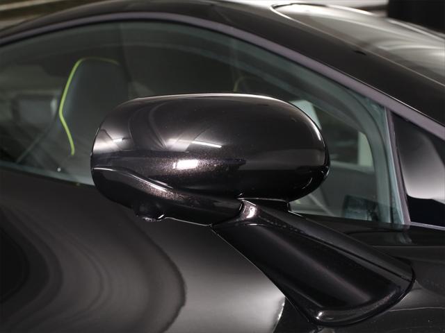 Photo of 2025 Onyx Black McLaren Artura
