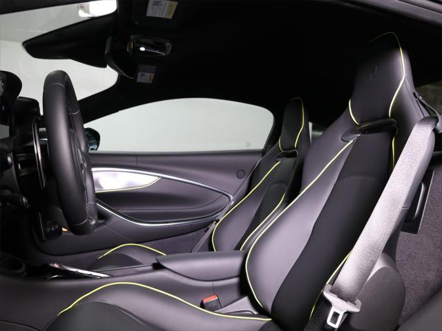 Photo of 2025 Onyx Black McLaren Artura