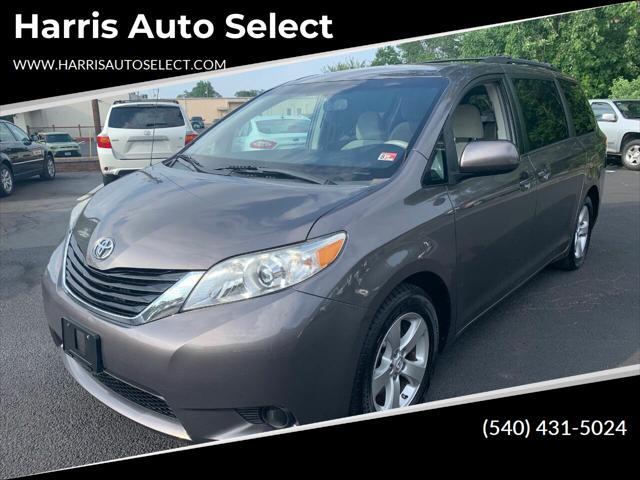 Photo of 2013 Predawn Gray Mica Toyota Sienna