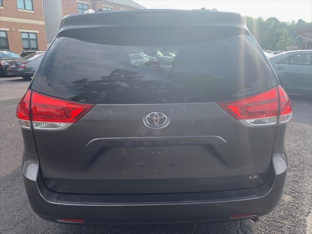 Photo of 2013 Predawn Gray Mica Toyota Sienna