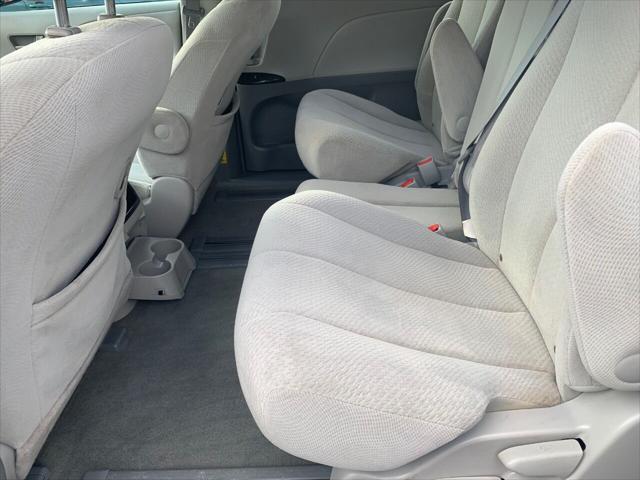 Photo of 2013 Predawn Gray Mica Toyota Sienna
