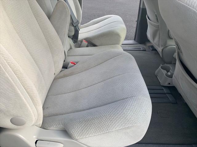 Photo of 2013 Predawn Gray Mica Toyota Sienna