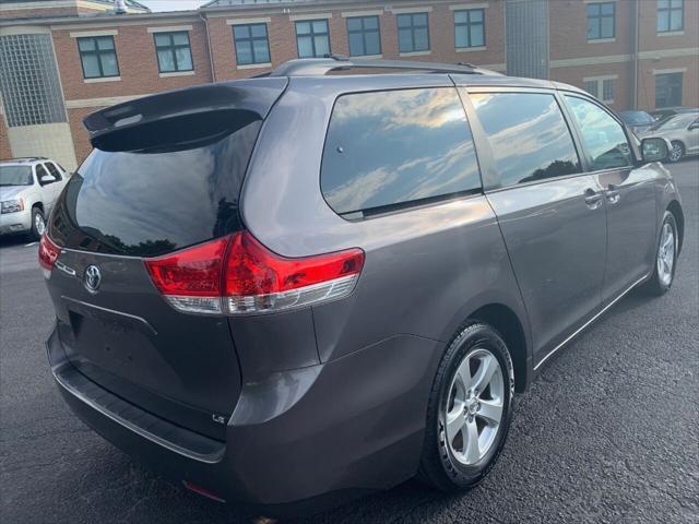 Photo of 2013 Predawn Gray Mica Toyota Sienna
