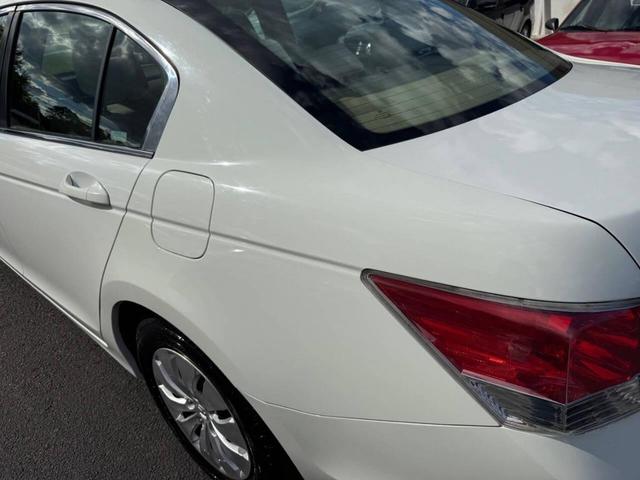 Photo of 2009 Taffeta White Honda Accord