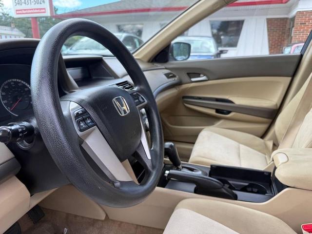 Photo of 2009 Taffeta White Honda Accord