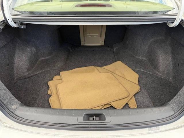 Photo of 2009 Taffeta White Honda Accord