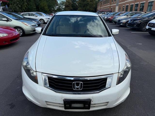 Photo of 2009 Taffeta White Honda Accord