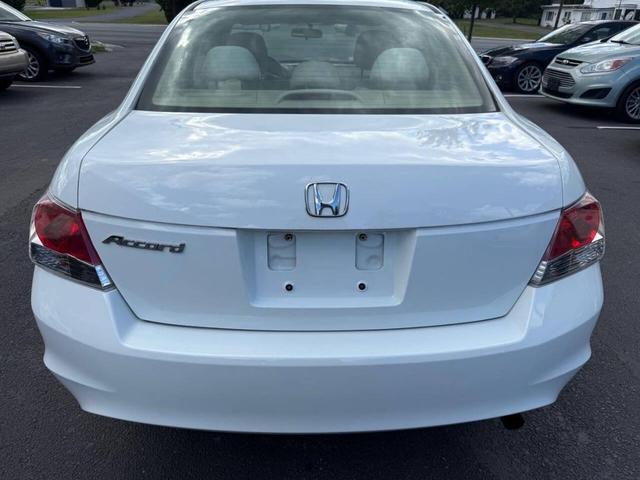 Photo of 2009 Taffeta White Honda Accord