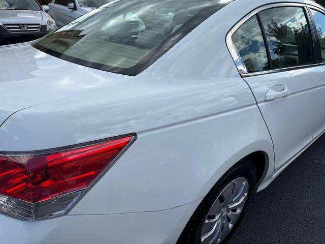 Photo of 2009 Taffeta White Honda Accord