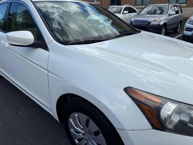 Photo of 2009 Taffeta White Honda Accord