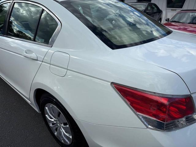 Photo of 2009 Taffeta White Honda Accord