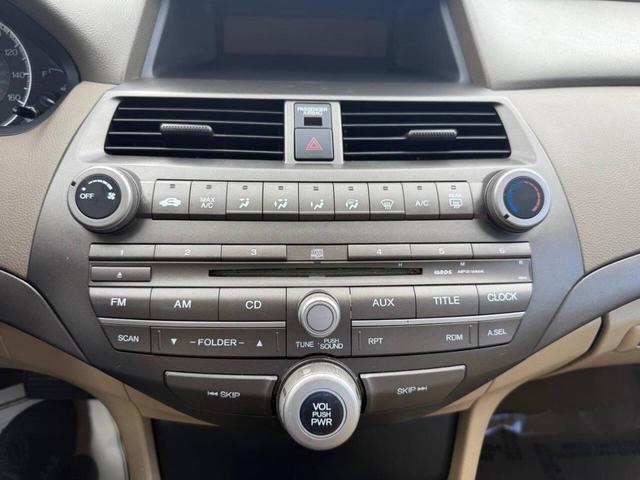 Photo of 2009 Taffeta White Honda Accord