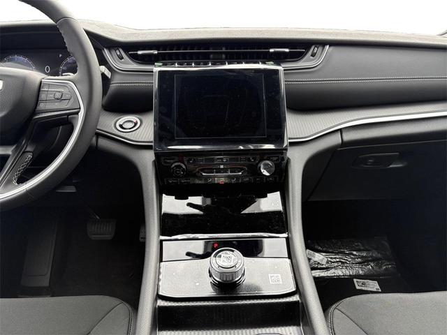 Photo of 2025 Metallic Jeep Grand Cherokee L