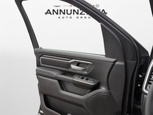 Photo of 2025 Diamond Black RAM 1500