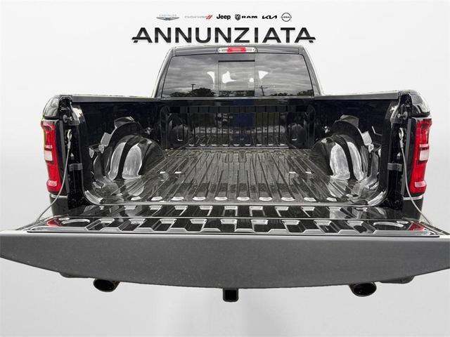 Photo of 2025 Diamond Black RAM 1500