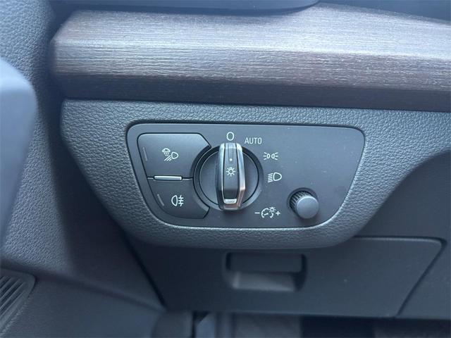 Photo of 2024 Chronos Gray Metallic Audi Q5
