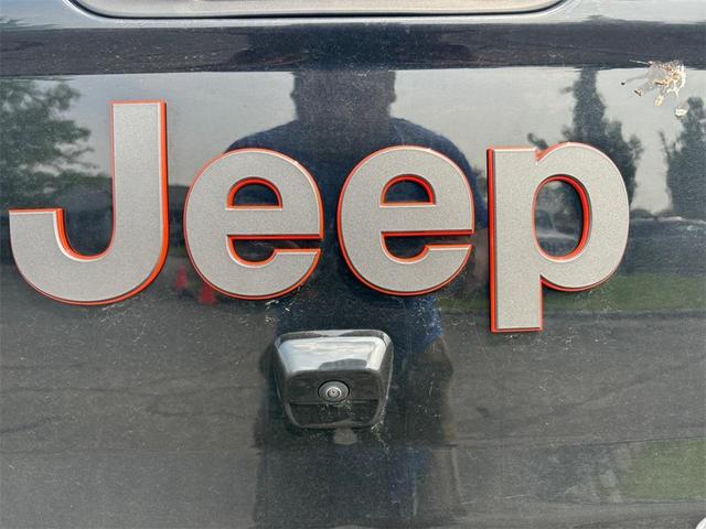 Photo of 2023 Black Clearcoat Jeep Gladiator