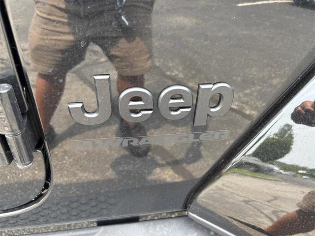 Photo of 2025 Black Clearcoat Jeep Wrangler
