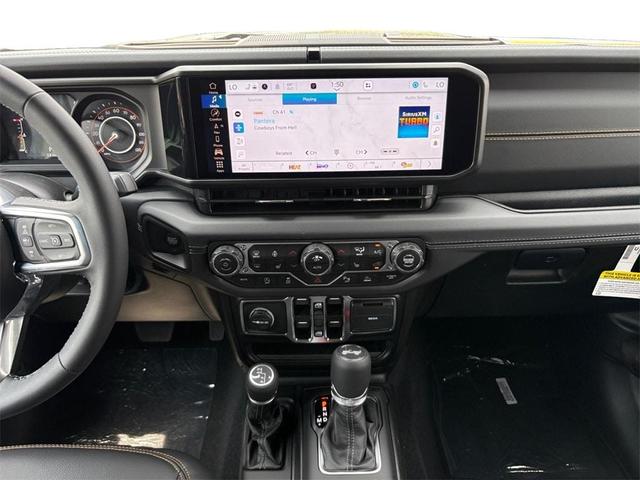 Photo of 2025 Black Clearcoat Jeep Wrangler