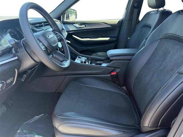 Photo of 2025 Bright White Clearcoat Jeep Grand Cherokee